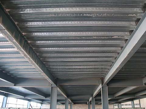 Decksüberdachung aus Metall