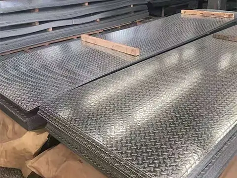 Galvanized and stainless steel checkered plates