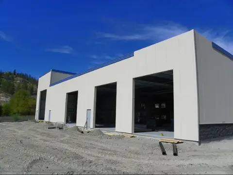 Steel plate houses in marine areas