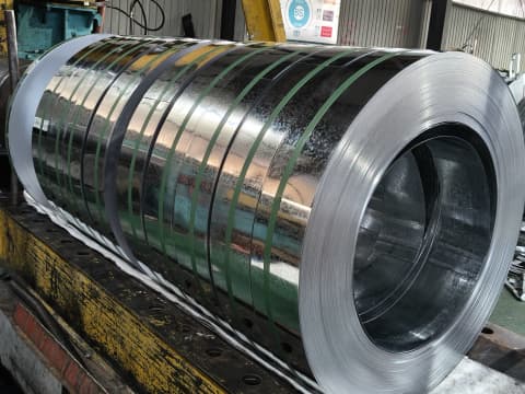 Galvanized steel strip that has been slit