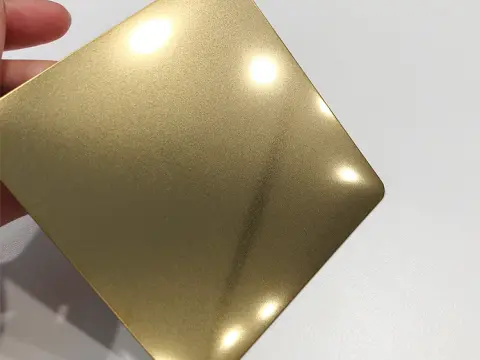 Golden pearl effect