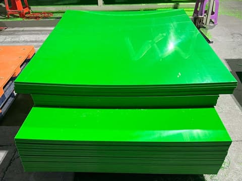 Green antibacterial steel plate