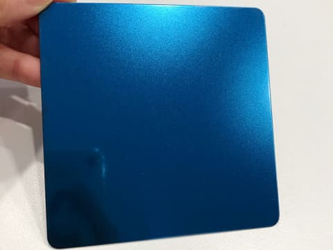 Ocean blue pearlescent effect