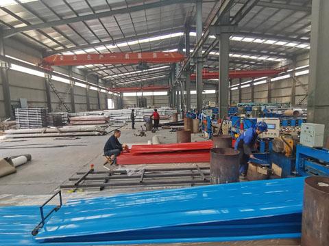 Multiple compression molding equipment