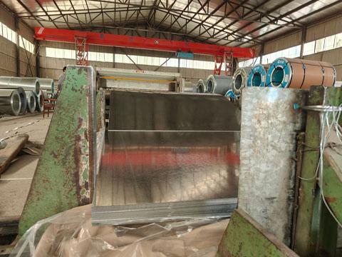 Longitudinal cutting of galvanized steel coils